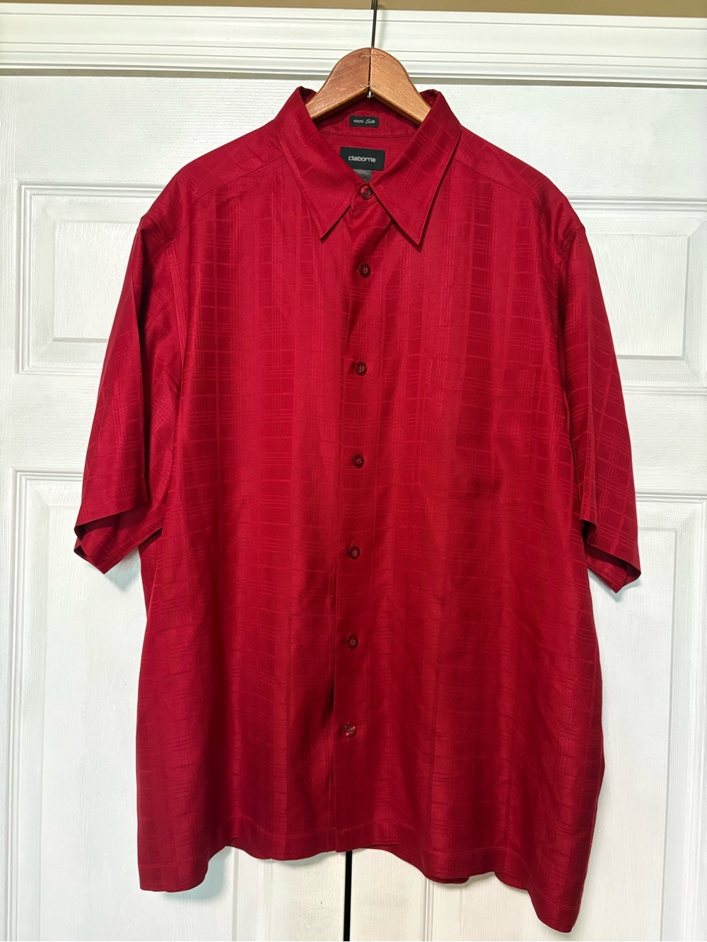 Claiborne 100% Silk S/S Camp Shirt XL Red Textured Button Down Casual